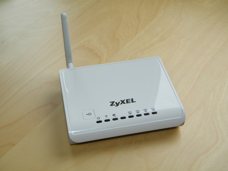 Datei:Zyxel-nbg417n-front.JPG
